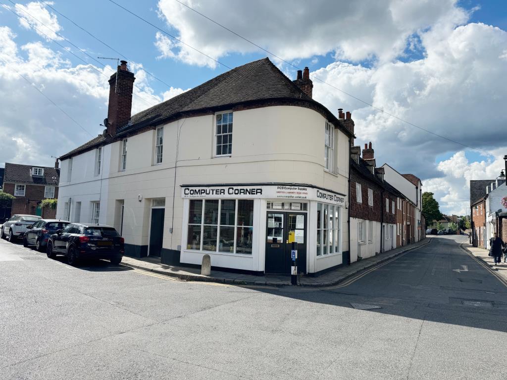 Lot: 141 - FREEHOLD INVESTMENT - Outside of property